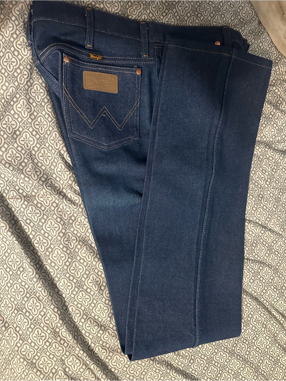 Wrangler Men's Indigo Straight-Leg Jeans